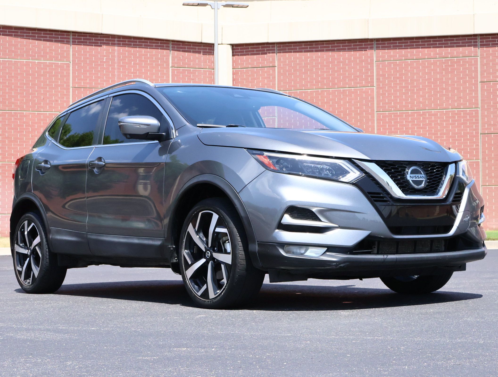 Used 2022 Nissan Rogue Sport SL w/ Premium Package AWD/4WD image 1