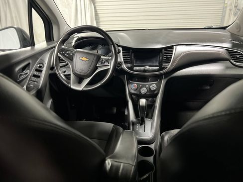 Used 2022 Chevrolet Trax LT w/ Driver Confidence Package AWD/4WD image 12