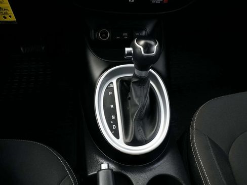 Used 2016 Kia Soul FWD image 24