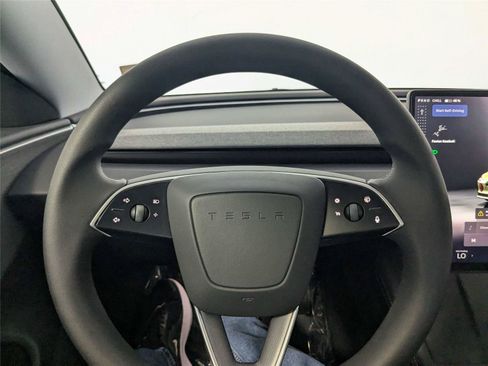 Used 2025 Tesla Model 3 RWD image 16