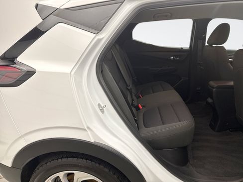 Used 2022 Chevrolet Bolt EUV LT w/ Comfort Package image 18