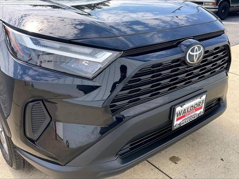 Used 2025 Toyota RAV4 LE AWD/4WD image 34