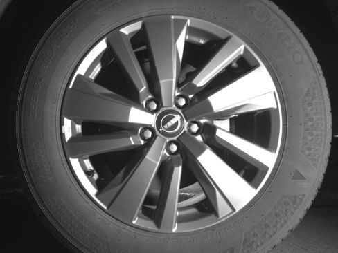 Used 2025 Nissan Pathfinder SV FWD image 13