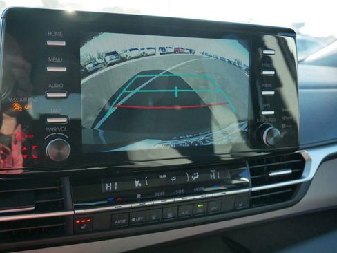 Used 2024 Toyota Sienna XLE image 25