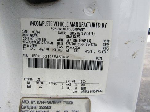 Used 2015 Ford F550 2WD Regular Cab Super Duty image 25
