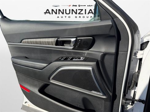 New 2025 Kia Telluride SX w/ SX Captain's Chair Package image 28