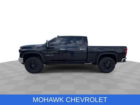 Used 2025 Chevrolet Silverado 2500 LTZ w/ LTZ Convenience Package AWD/4WD image 6