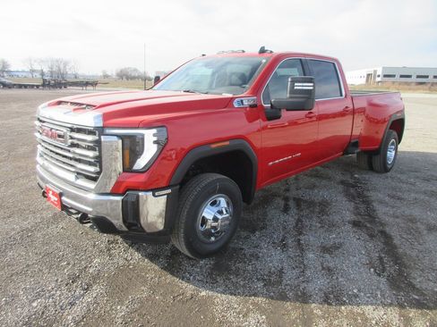 New 2026 GMC Sierra 3500 SLE w/ SLE Value Package image 11