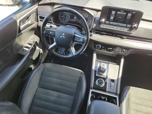 Used 2024 Mitsubishi Outlander SE FWD image 19