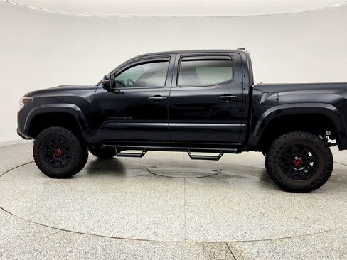 Used 2022 Toyota Tacoma TRD Sport w/ Technology Package image 8