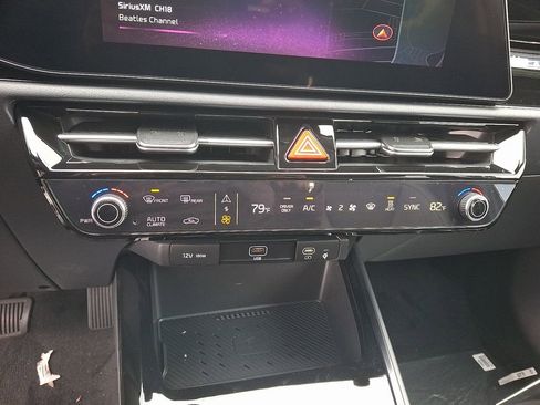 New 2025 Kia Niro Wind w/ Wind Preserve Package image 8