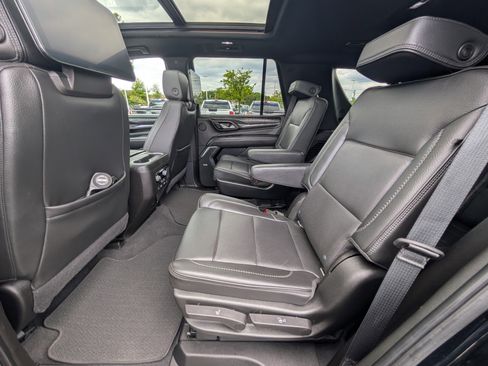 Used 2021 GMC Yukon Denali w/ Denali Premium Package AWD/4WD image 15