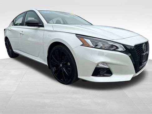 Used 2022 Nissan Altima 2.5 SR w/ Midnight Edition Package AWD/4WD image 8