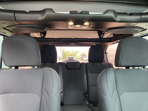 Used 2023 Jeep Wrangler Unlimited Sport AWD/4WD image 19