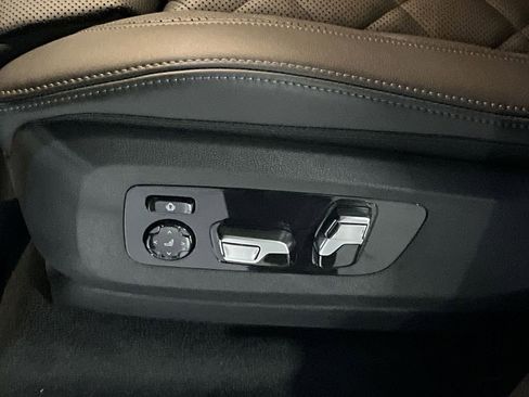 New 2026 BMW X5 M60i image 12