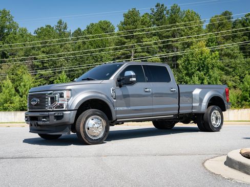 Used 2022 Ford F450 Platinum w/ FX4 Off-Road Package AWD/4WD image 9