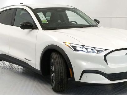 New 2024 Ford Mustang Mach-E Select w/ Comfort Package Lite