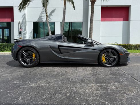 Used 2019 McLaren 570S image 3