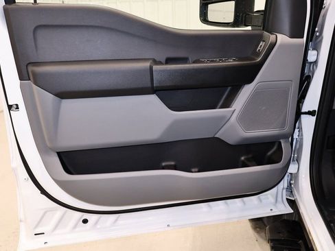 New 2026 Ford F450 XL w/ XL Chrome Package image 9