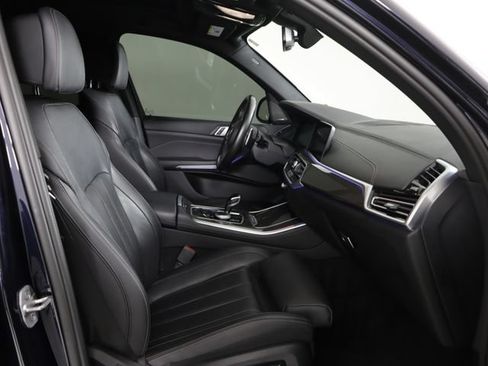 Used 2022 BMW X5 M50i w/ Parking Assistance Package AWD/4WD image 13
