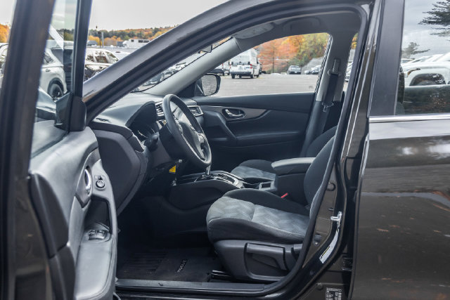 Used 2016 Nissan Rogue S AWD/4WD image 24