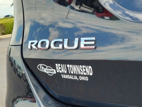 Used 2016 Nissan Rogue SV AWD/4WD image 6