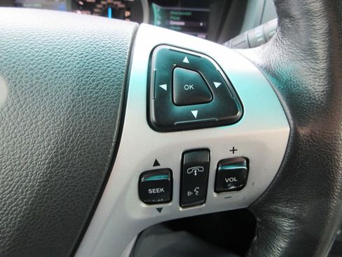 Used 2013 Ford Explorer XLT image 27