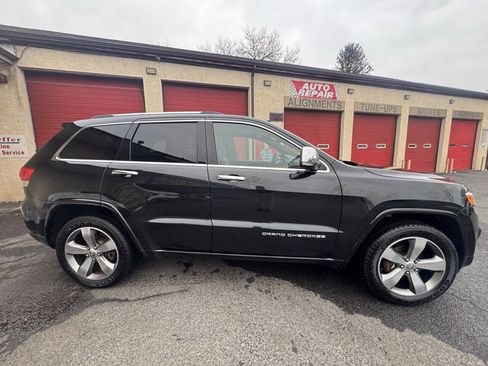 Used 2016 Jeep Grand Cherokee Overland w/ Advanced Technology Group image 8
