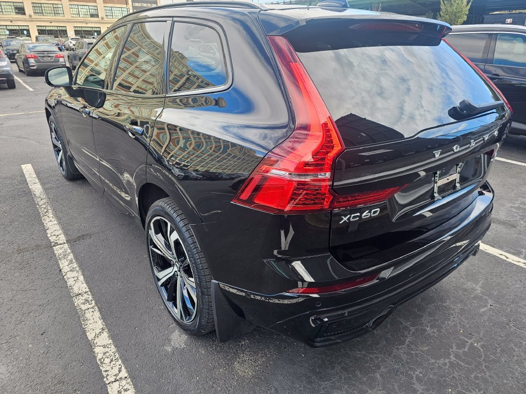 Certified 2024 Volvo XC60 T8 Ultimate AWD/4WD image 2