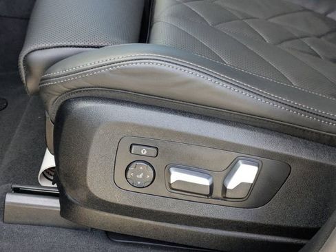 Used 2026 BMW X5 xDrive40i w/ Premium Package image 25