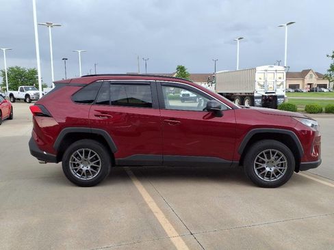 Used 2021 Toyota RAV4 LE image 29