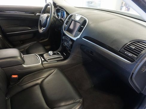 Used 2023 Chrysler 300 Touring L image 25