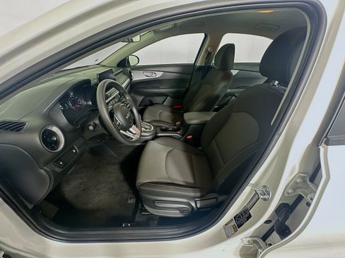 Used 2024 Kia Forte LXS FWD image 13