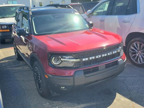 Used 2025 Ford Bronco Sport Outer Banks w/ Outer Banks Tech Package+ AWD/4WD image 2