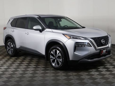 Used 2023 Nissan Rogue SV AWD/4WD image 2