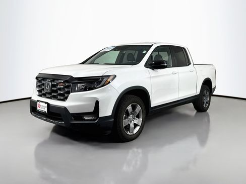 Used 2024 Honda Ridgeline TrailSport image 3