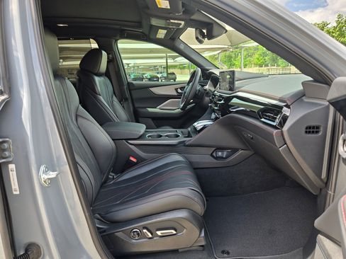 Used 2025 Acura MDX A-Spec image 25