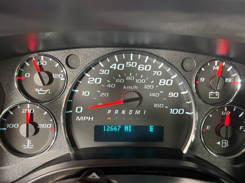 Used 2025 Chevrolet Express 3500 LT w/ LT Preferred Equipment Group RWD image 18