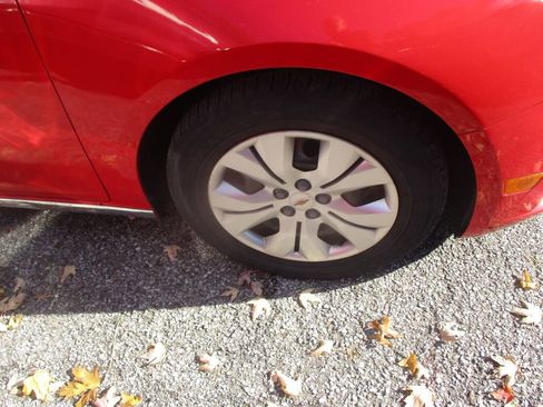 Used 2014 Chevrolet Cruze LS image 3