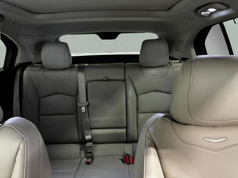 Used 2022 Cadillac XT4 Luxury w/ Driver Awareness Package FWD image 16