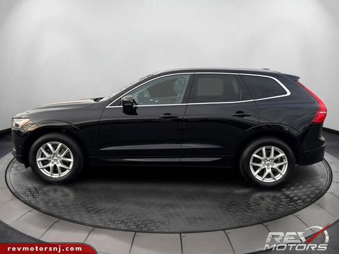 Used 2018 Volvo XC60 T5 Momentum w/ Vision Package AWD/4WD image 2