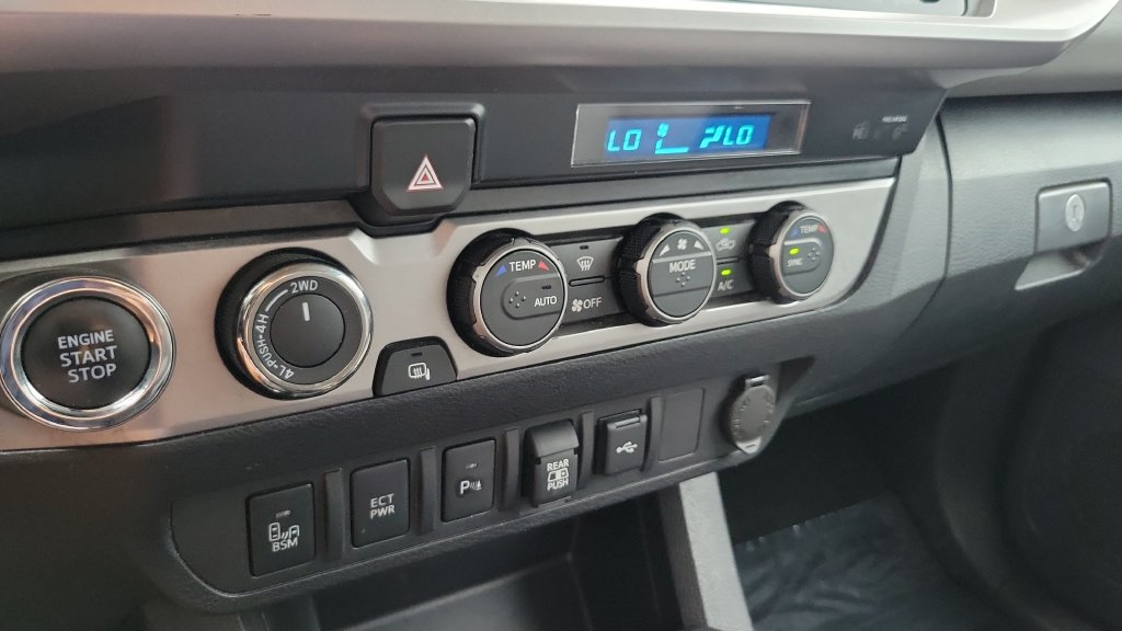 Certified 2023 Toyota Tacoma SR5 AWD/4WD image 18