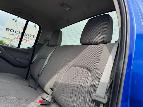 Used 2012 Nissan Frontier SV AWD/4WD image 9