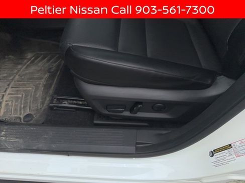 Used 2022 Nissan Rogue SV w/ SV Premium Package image 8