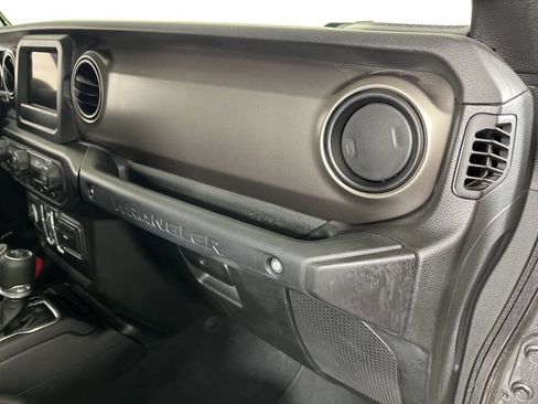 Used 2018 Jeep Wrangler Unlimited Sport S image 21
