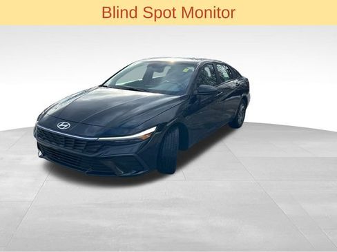 Used 2024 Hyundai Elantra SEL image 4