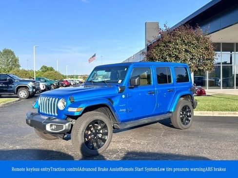 Used 2021 Jeep Wrangler Unlimited Sahara w/ Cold Weather Group AWD/4WD image 3
