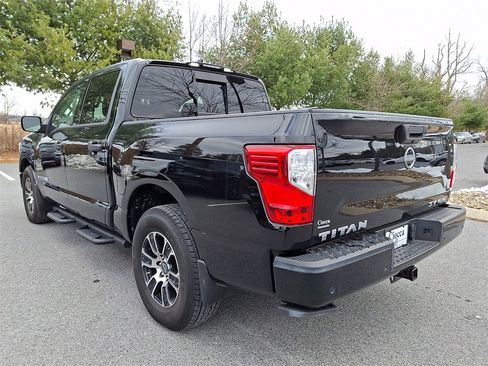 Used 2023 Nissan Titan SV w/ Accessory Utility Package image 7