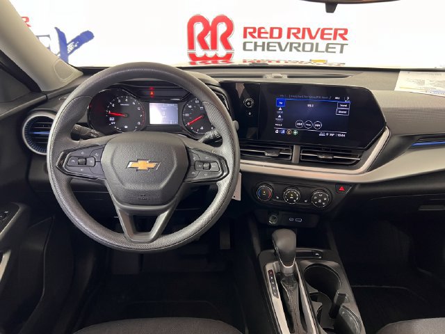 Used 2024 Chevrolet Trax LS w/ LS Convenience Package FWD image 13