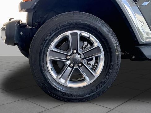 Used 2020 Jeep Wrangler Unlimited Sahara AWD/4WD image 11